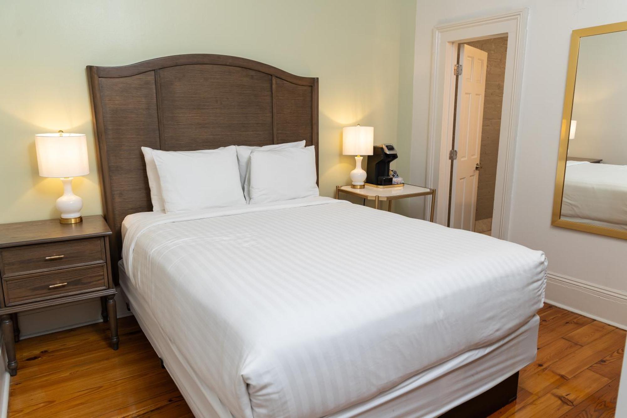 Inn On St. Peter, A French Quarter Guest Houses Property New Orleans Exterior photo